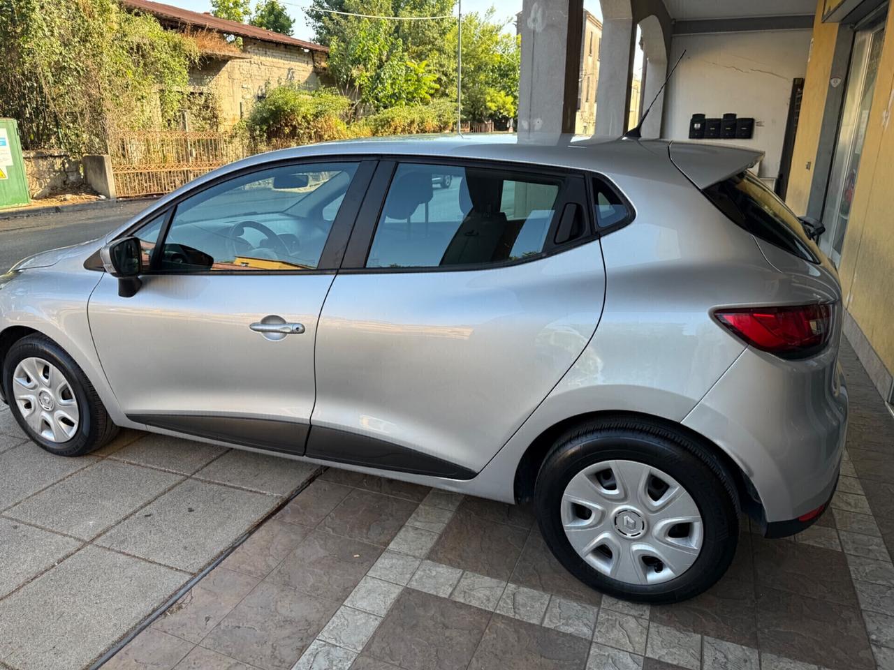 Renault Clio 2014 - 1.5 dCi 8V 75CV 5 porte Wave