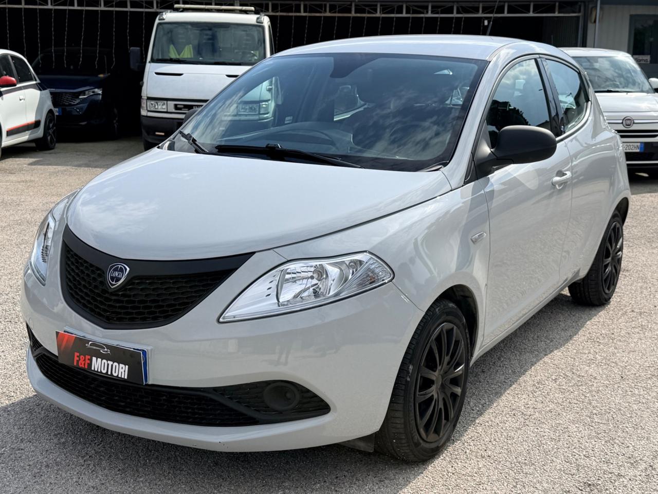 Lancia Ypsilon 1.2 69 CV 5 porte GPL Ecochic Elefantino Blu