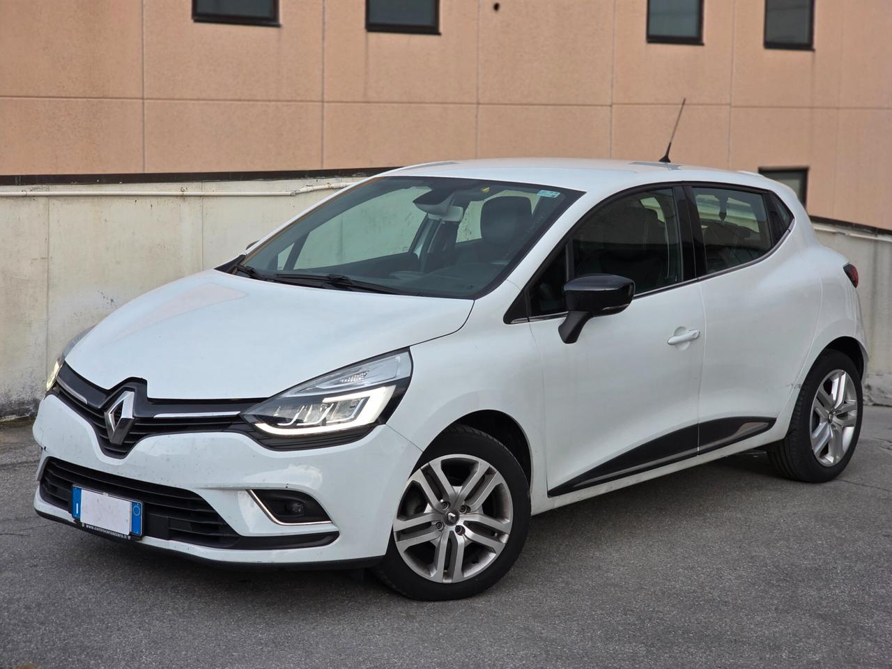Renault Clio dCi 8V 90 CV 5 porte Moschino Intens