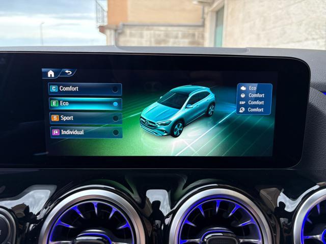 MERCEDES-BENZ GLA 200 d Automatic Premium Amg Pack Night-TETTO