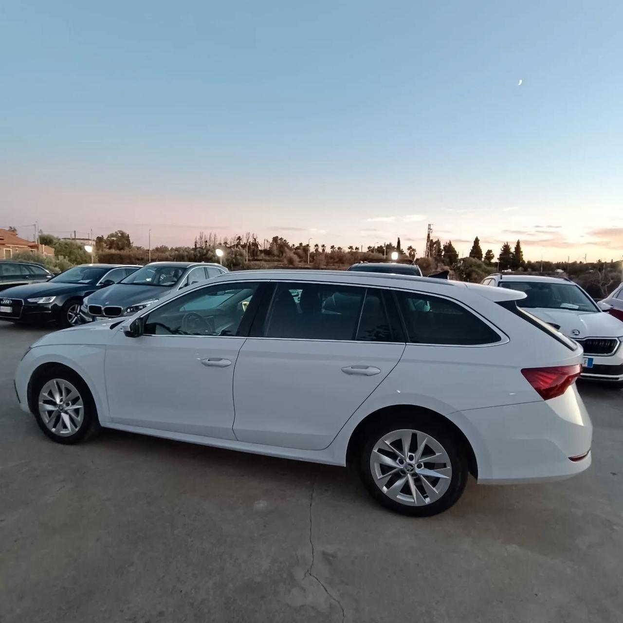 Skoda Octavia 2.0 TDI SW UNICPROPRIET FULL