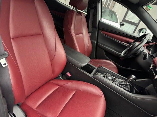 MAZDA 3 2.0L Skyactiv-X M-Hybrid Exclusive