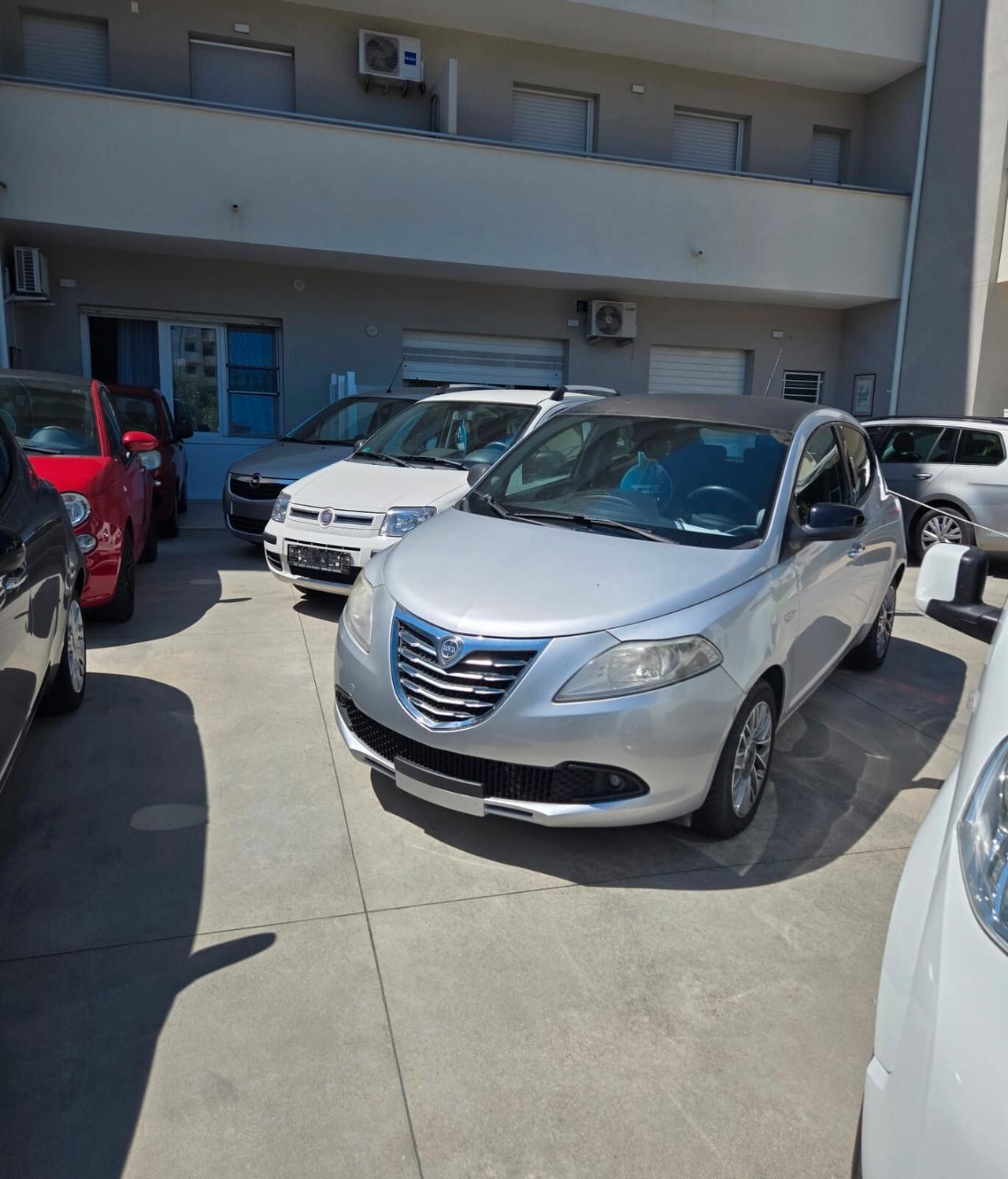 Lancia Ypsilon 1.3 MJT 16V 95 CV 5 porte S&S Silver