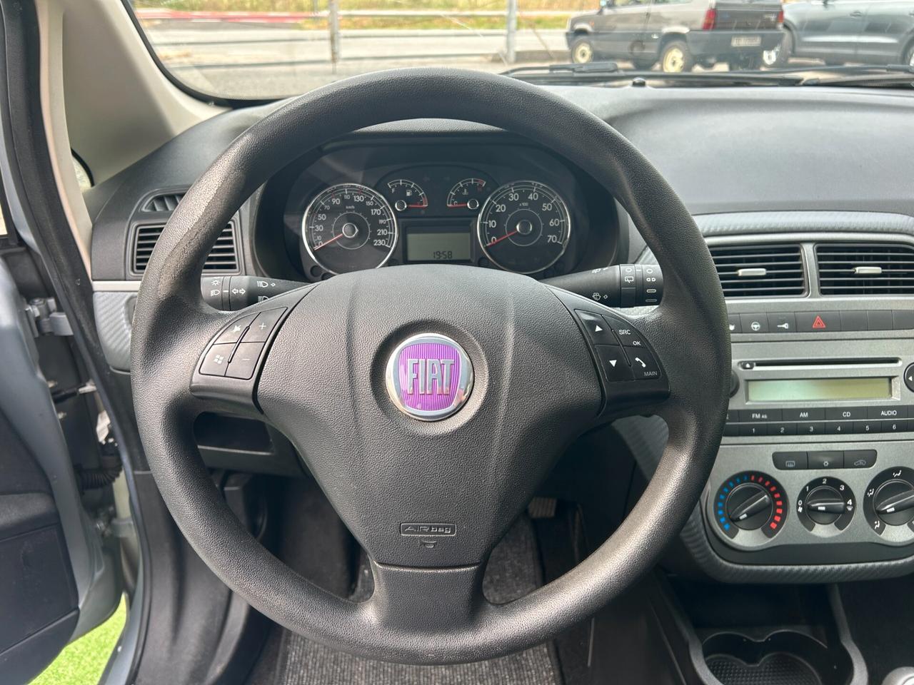 FIAT GRANDE PUNTO 1.4 BENZINA 120.000KM OTTIMO STATO