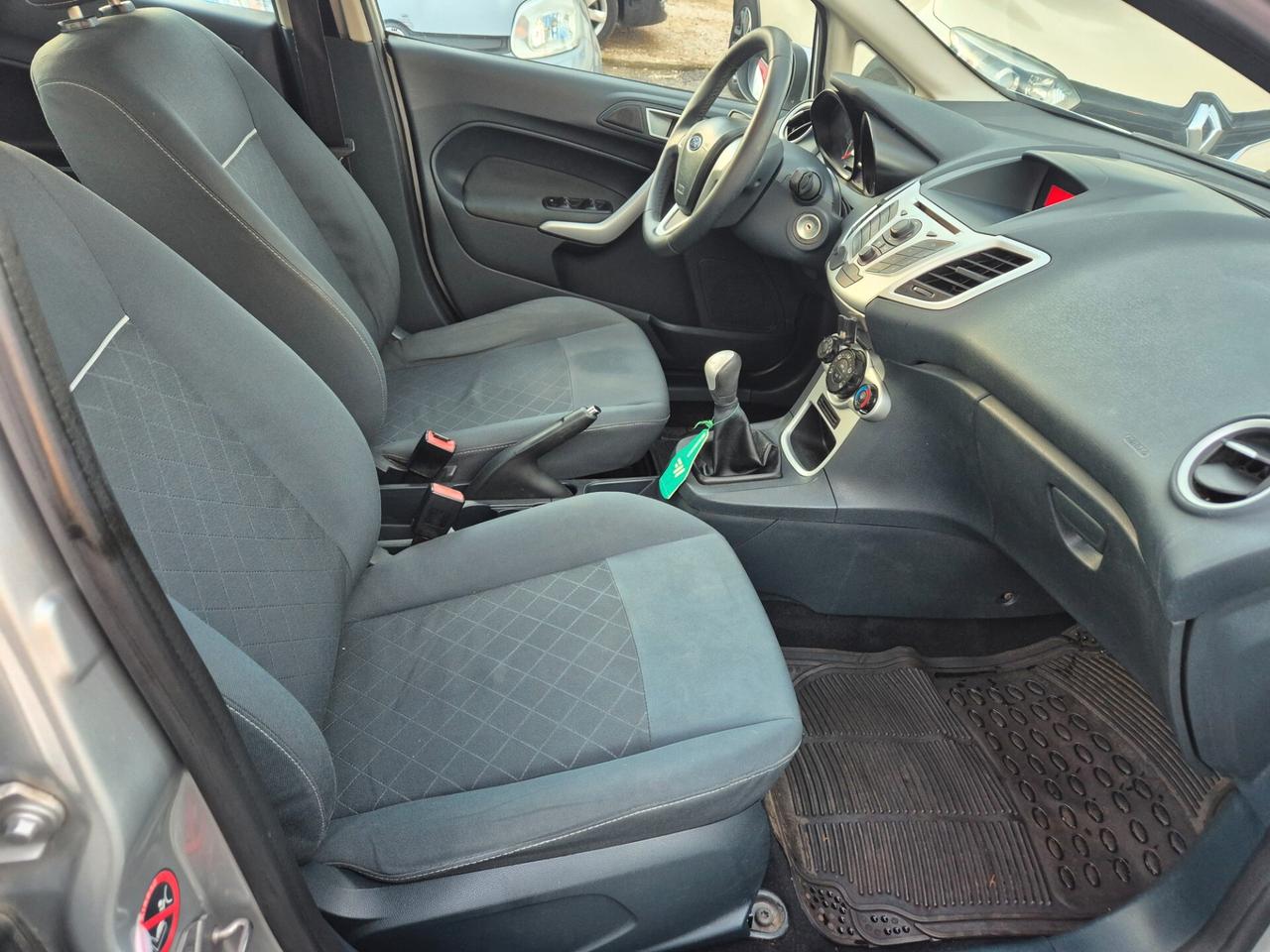 Ford Fiesta Ikon 1.4 TDCi 70CV 5 porte