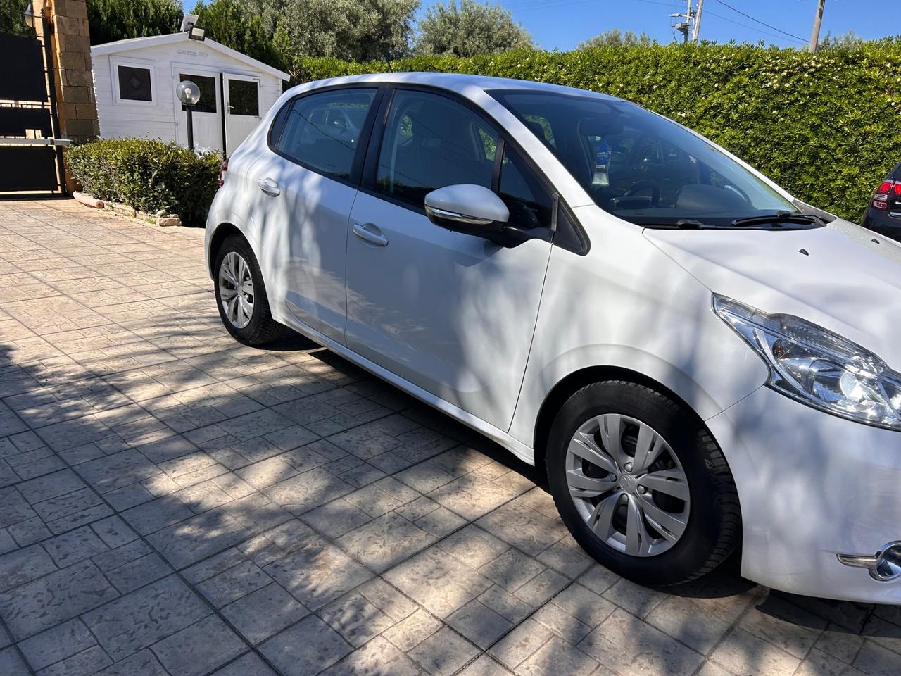 Peugeot 208 1.4 HDi 68 CV 5 porte Access