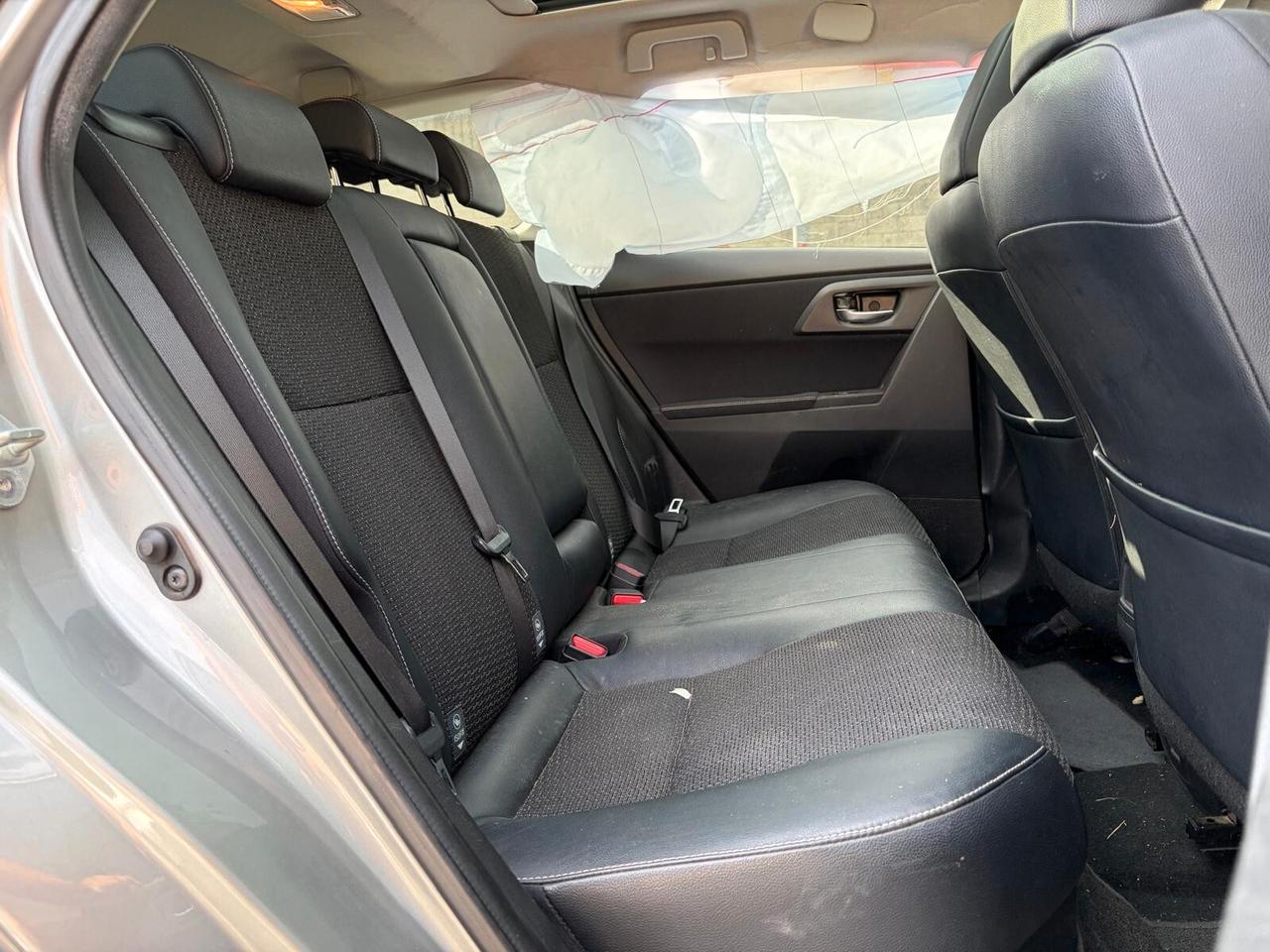 Toyota Auris Touring Sports 1.8 Hybrid Lounge