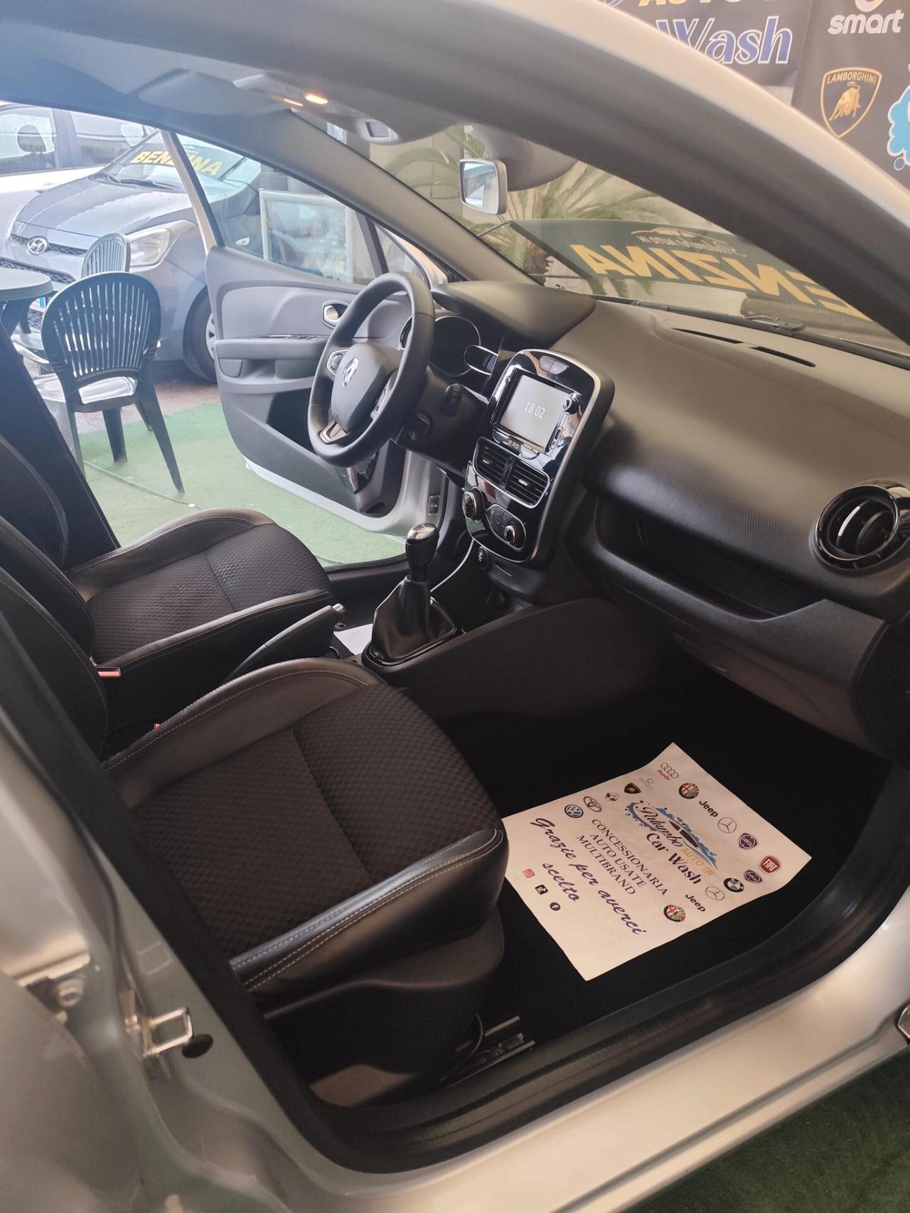 Renault Clio TCe 12V 90 CV 5 porte Moschino Life