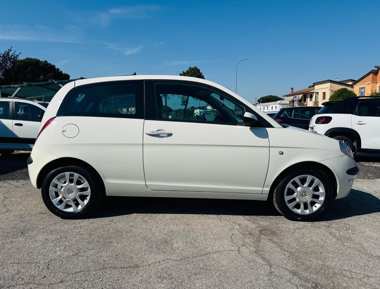 Lancia Ypsilon 1.3 Multijet 16V Momo Design