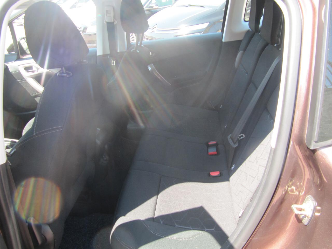 Peugeot 2008 1.2 VTi 82CV Allure - benzina