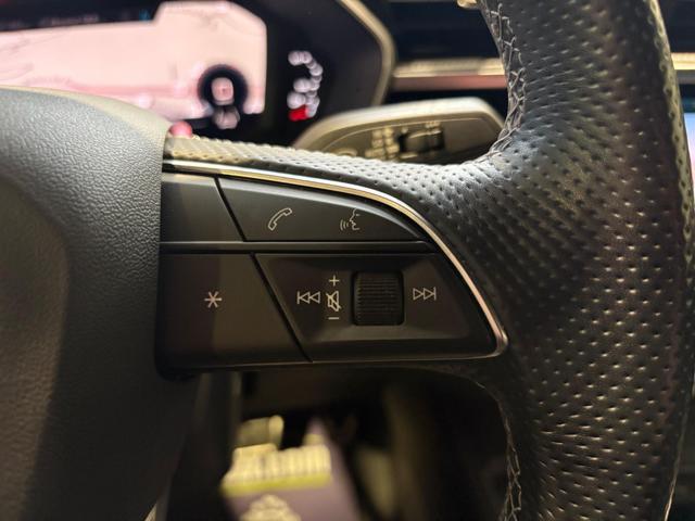 AUDI Q3 SPB/Sportback 35TDI S tronic S line Identity Black