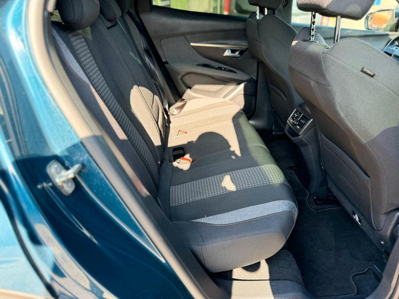 PEUGEOT 3008 1.5 131CV EAT8 GARANZIA 12 MESI PERMUTE POSSIBILITA DI FINANZIAMENTO IN SEDE
