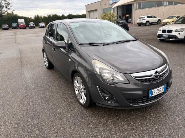 Opel Corsa 1.4 16V 5 porte Sport