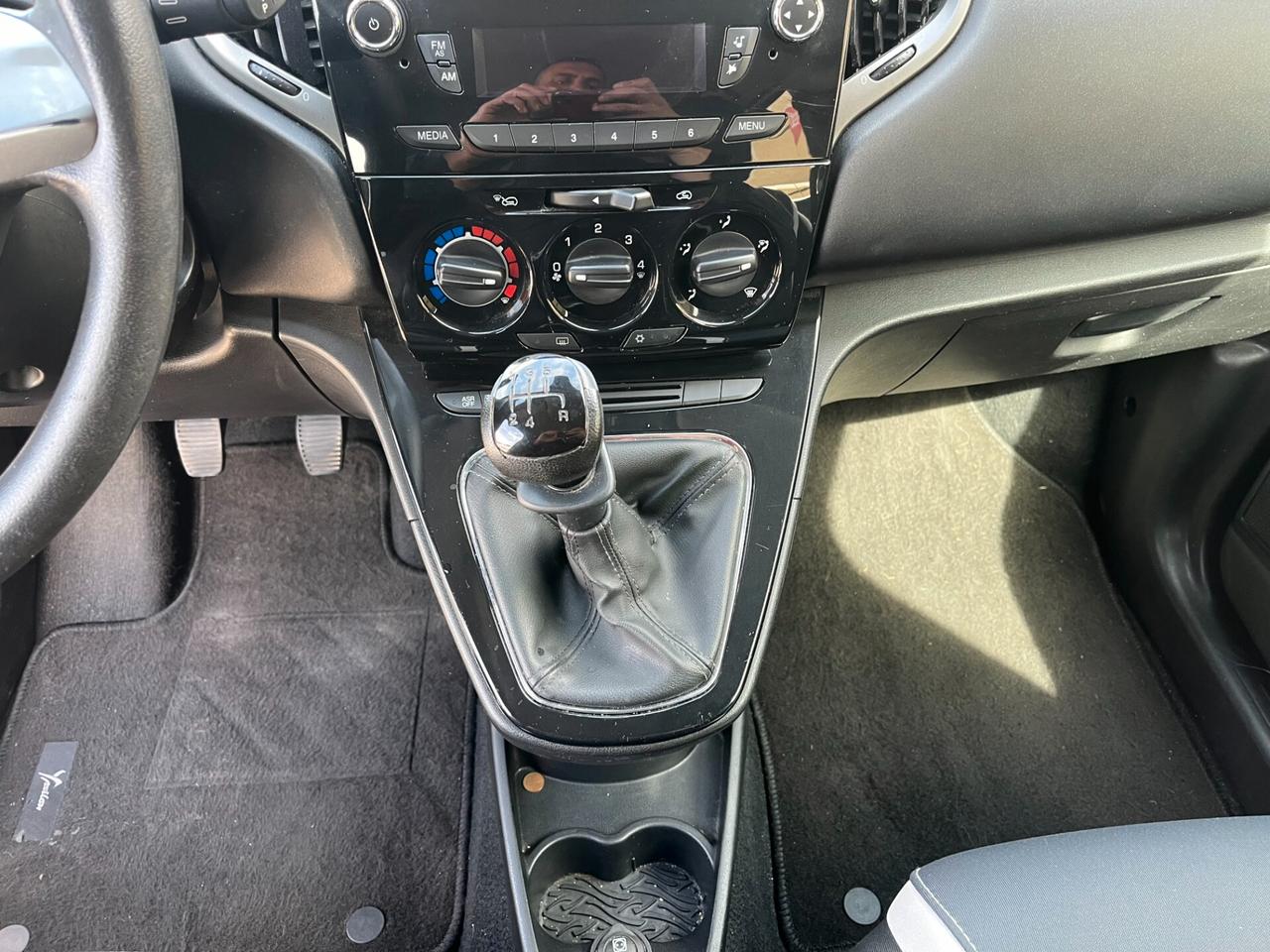 Lancia Ypsilon 1.2 69 CV 5 porte GPL DI SERIE KM CERTIFICATI