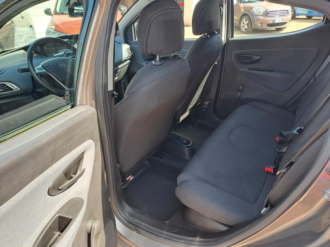 Lancia Ypsilon 1.0 FireFly 5 porte S&S Hybrid Gold