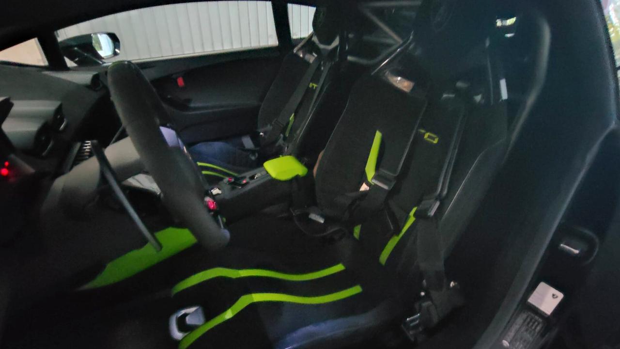 LAMBORGHINI HURACÁN STO - AKRAPOVIC