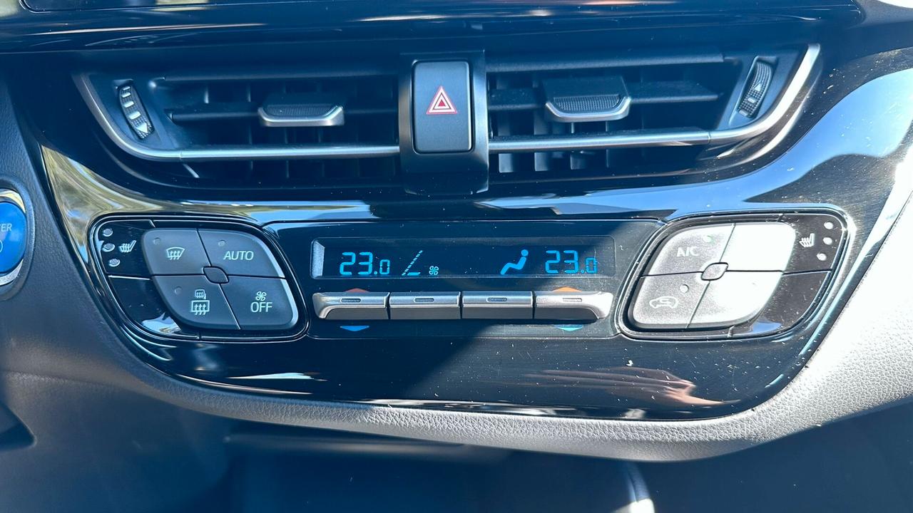 Toyota C-HR 1.8 Hybrid E-CVT Lounge PERFETTA leggi testo