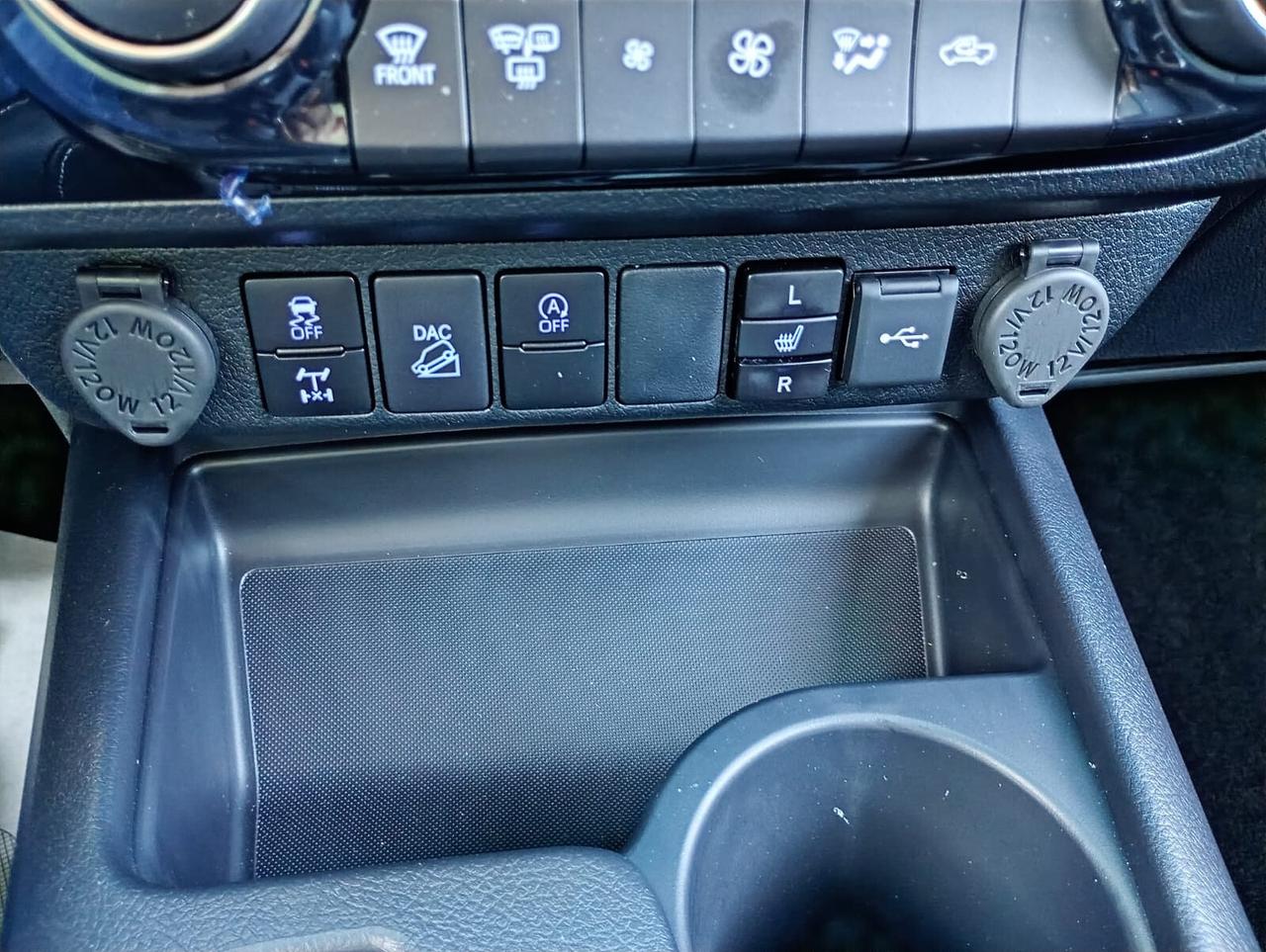 Toyota Hilux HYLUX 2.8 D4D 48W A/T 4WD double cab EXECUTIVE