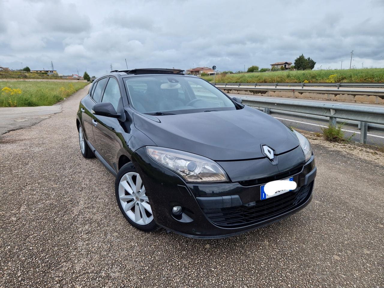 Renault Megane Mégane C-C 1.5 dCi 110CV EDC Luxe