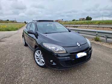 Renault Megane Mégane C-C 1.5 dCi 110CV EDC Luxe