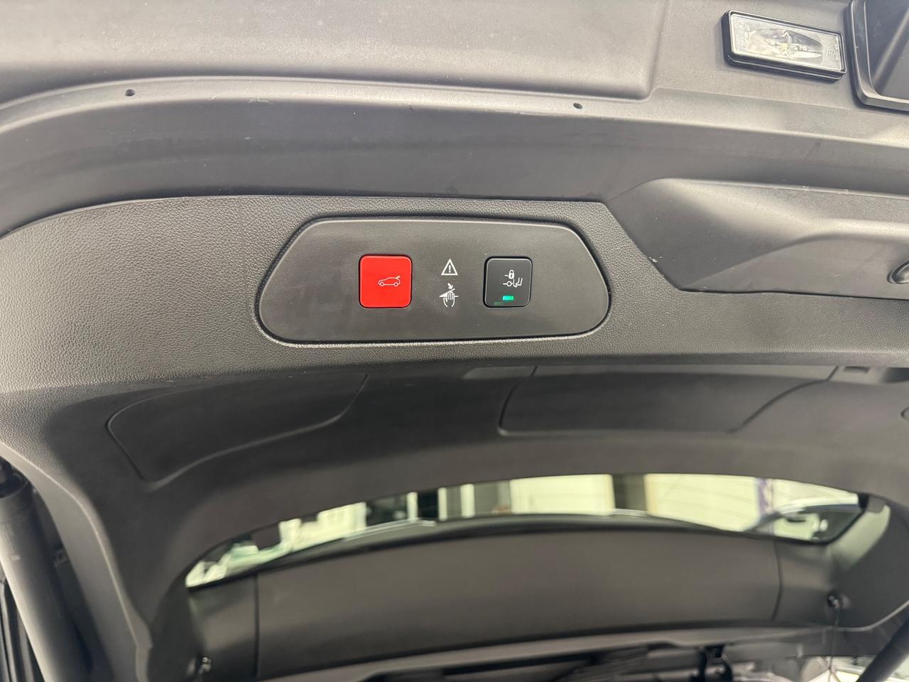 Opel X GRANDLAND 1.6 HYBRID4 PLUG-IN