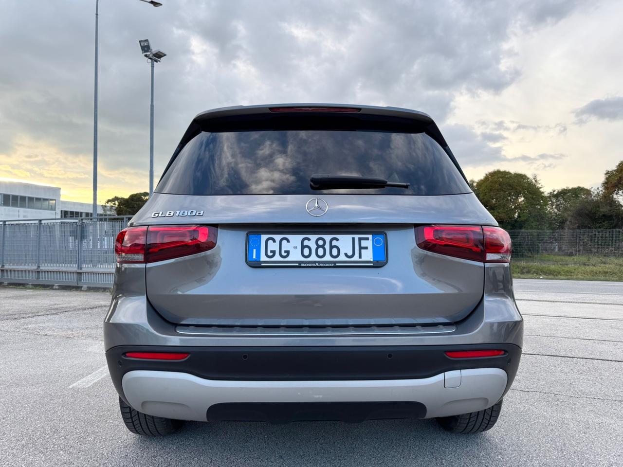 MERCEDES GLB 180d Sport - Luci Ambient Navi 18