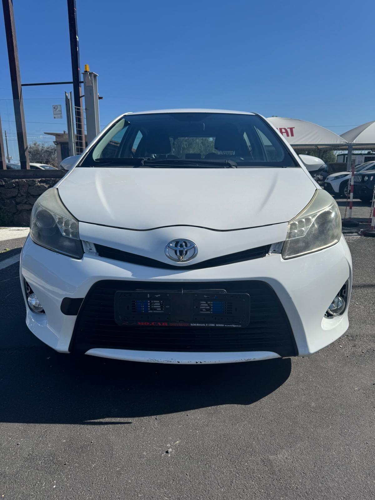 Toyota Yaris 1.5 Hybrid 5 porte Style MARCIANTE MA CON SPIA BATTERIA IBRITDA