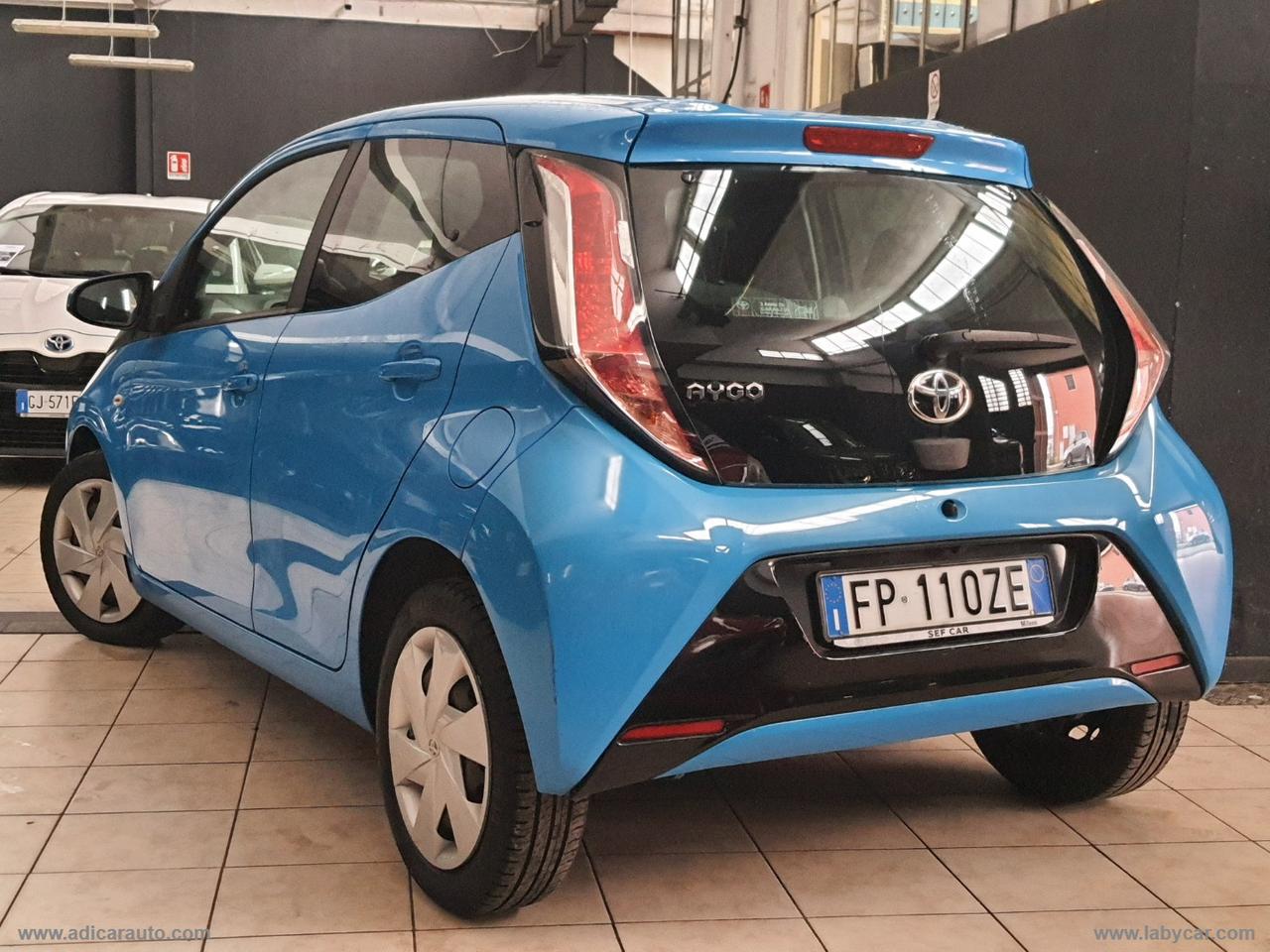 TOYOTA Aygo 1.0 VVT-i 69 CV 5p. x-play TSS