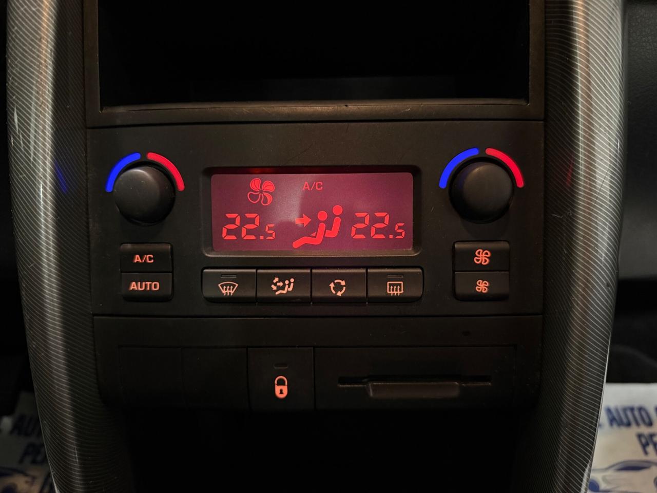 PEUGEOT 207 1.4 88CV 5p. XT NEOPATENTATI SOLI 79 MILA KM