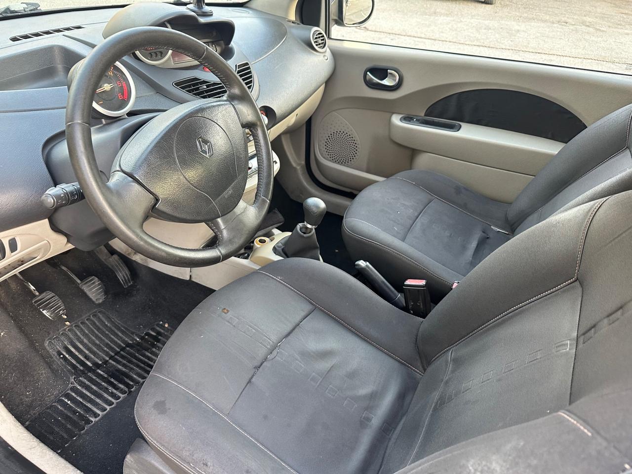 Renault Twingo 1.5 dCi 65CV Initiale