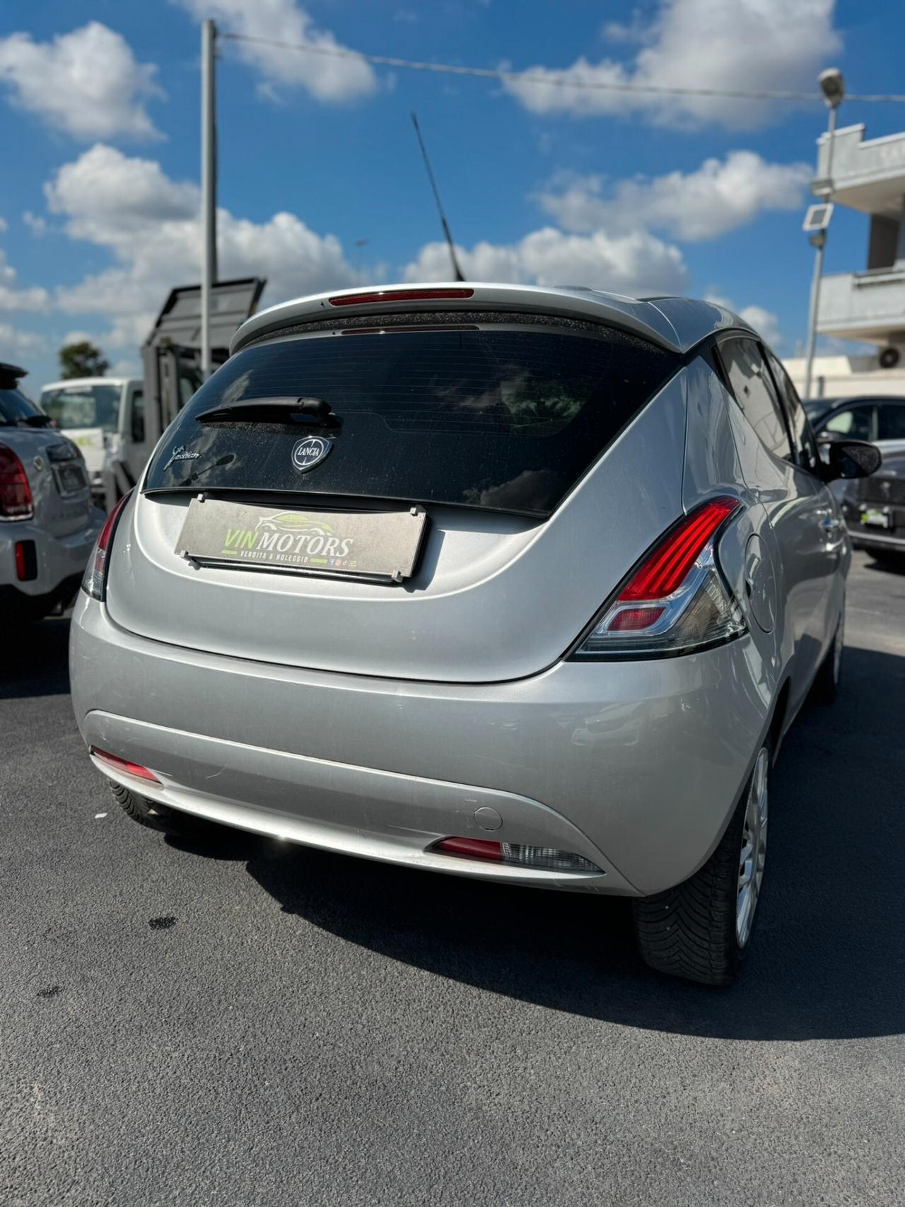 Lancia Ypsilon 1.2 69 CV 5 porte Platinum