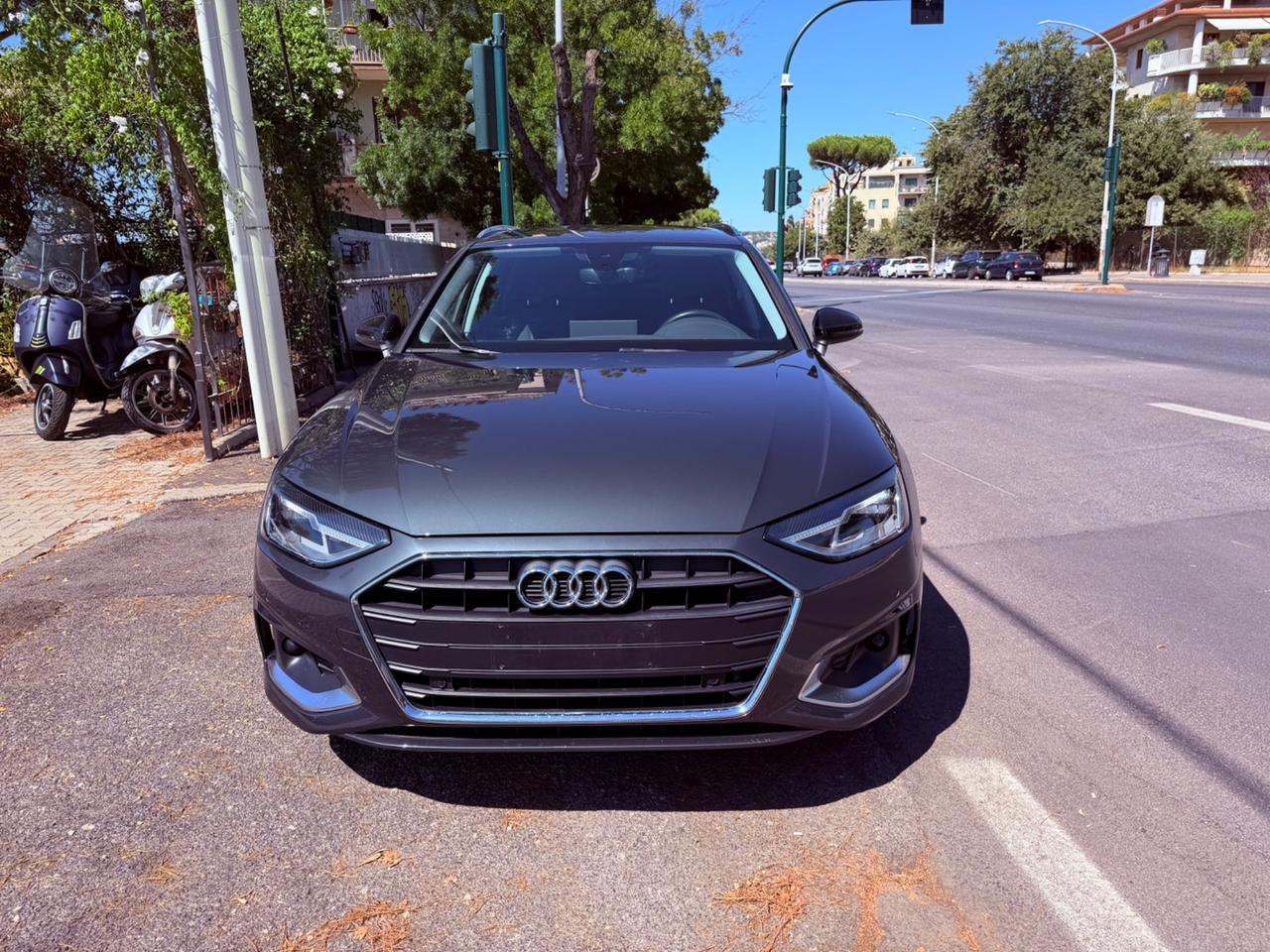 Audi A4 Avant 35 TDI S tronic Business Advanced PDC