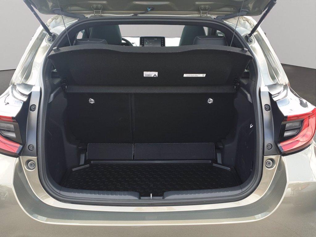 TOYOTA Yaris 1.5h lounge del 2022