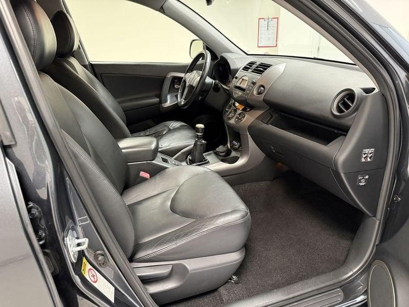 Toyota RAV4 RAV4 Crossover 2.2 d-cat Luxury 177cv