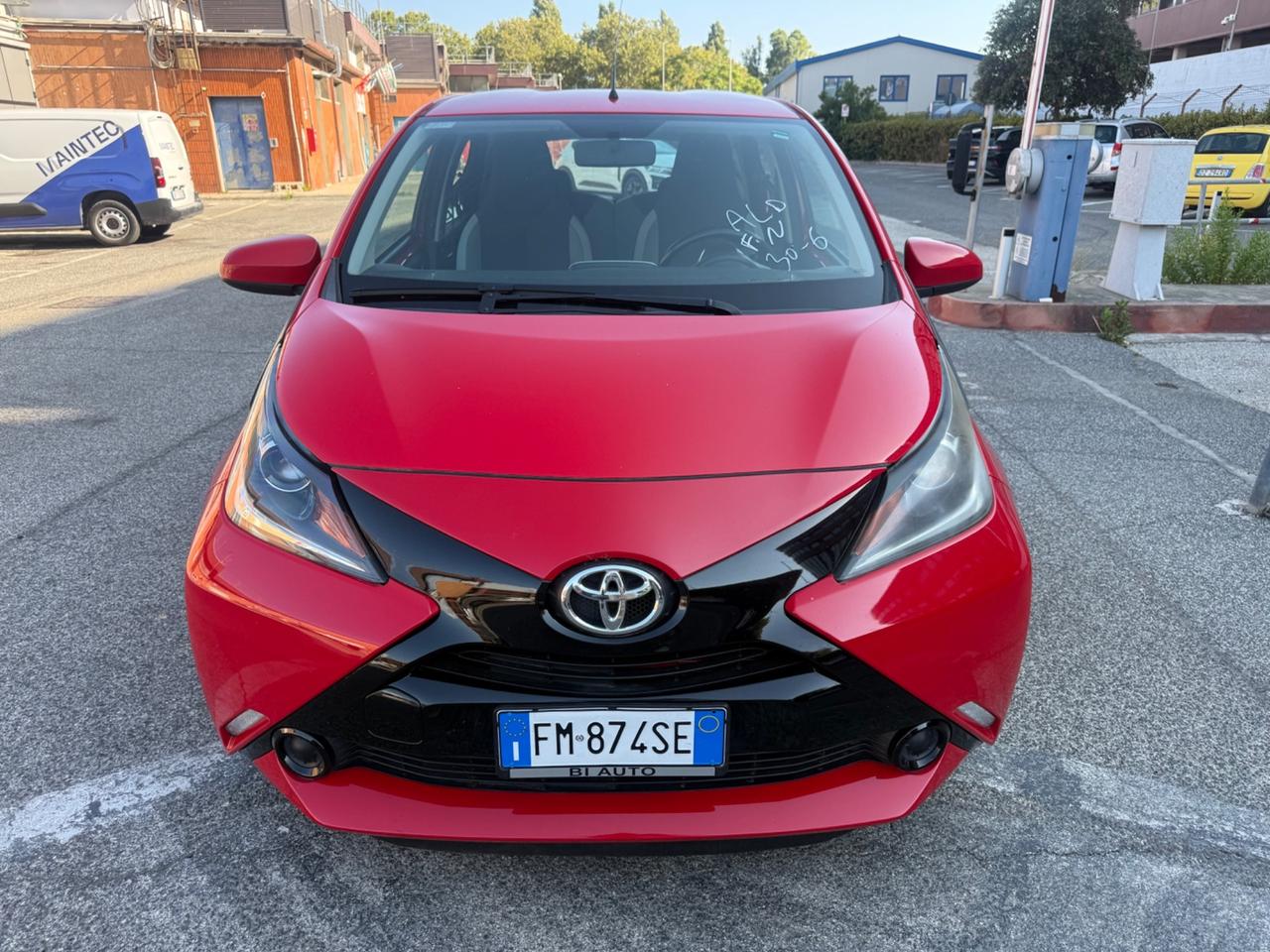 Toyota Aygo 1.0 VVT-i 69 CV 5 porte x-business