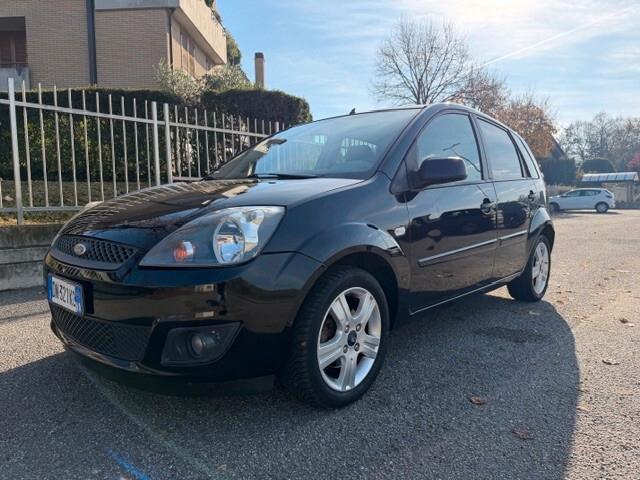 Ford Fiesta 1.2 16V 5p. euro 4 ok neopatentati
