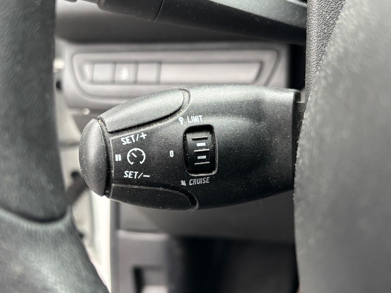 Peugeot 208 1.4 HDi 5 porte OK NEOPATENTATI