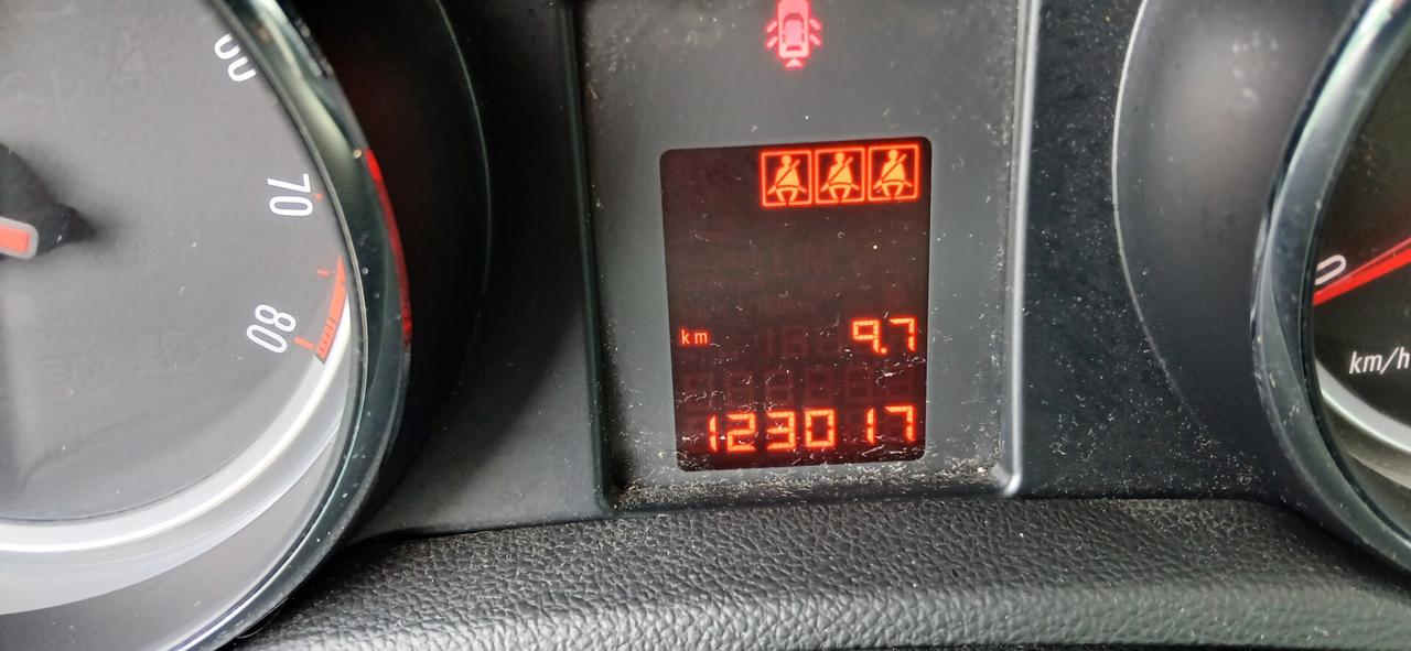 Opel Mokka 1.6 benzina neopatentati