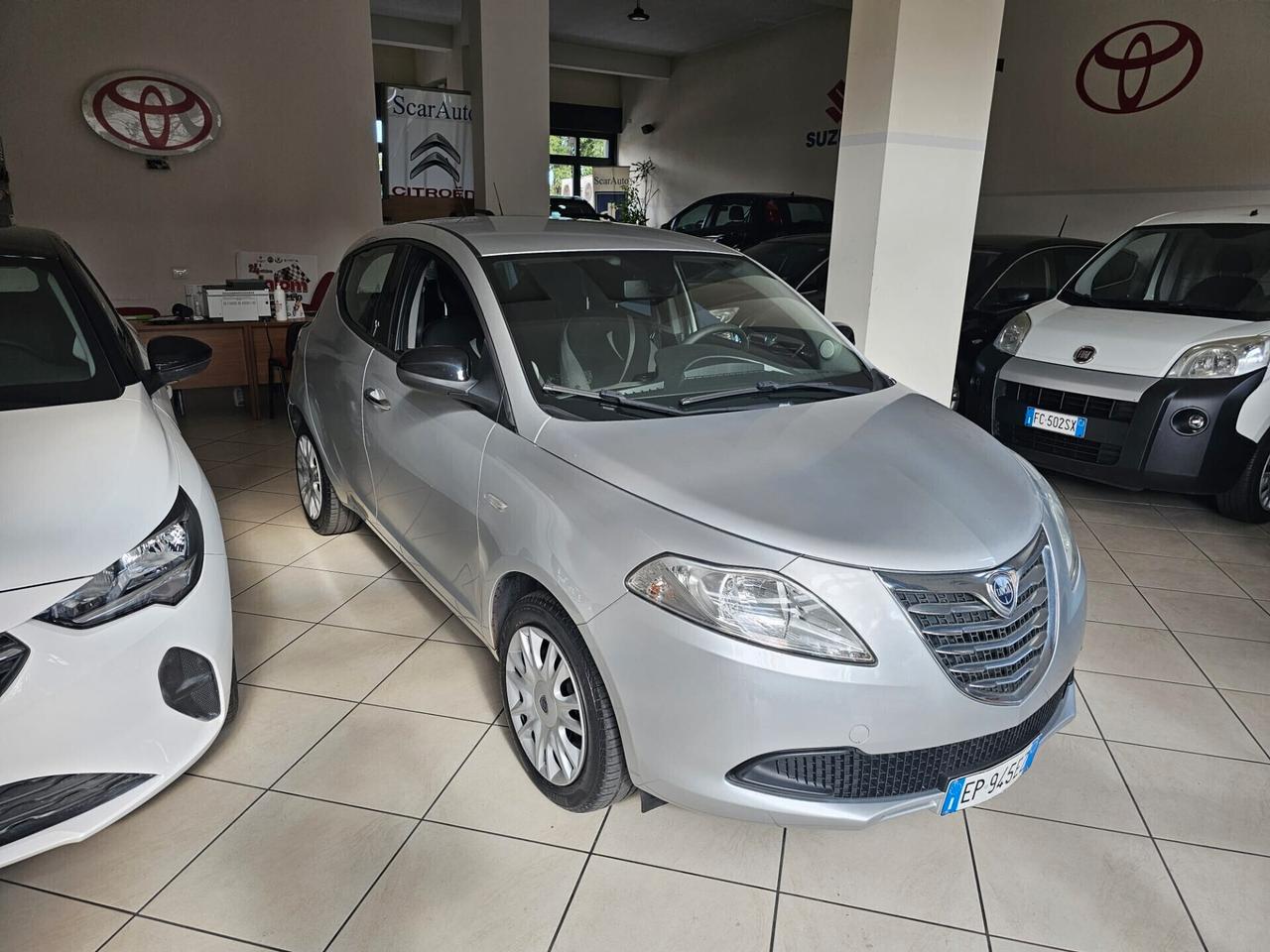 Lancia Ypsilon 1.2 69 CV 5 porte S&S Gold