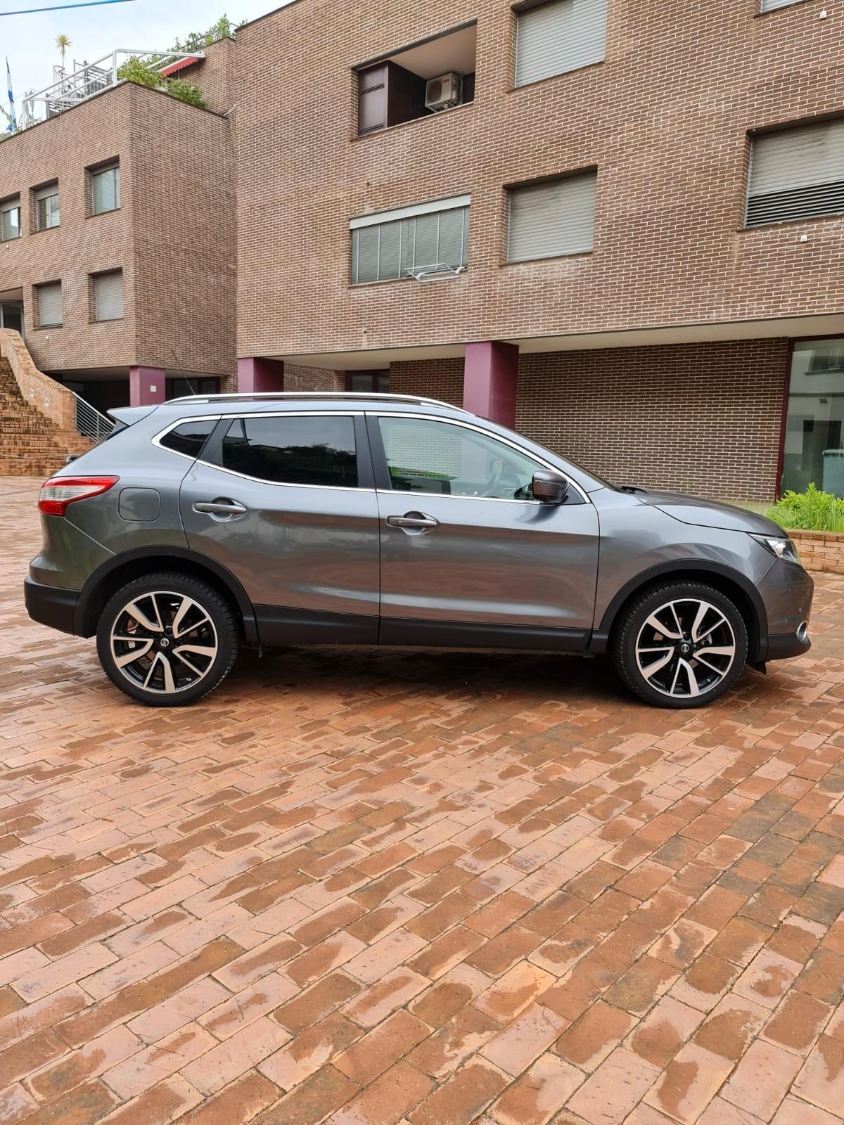 Nissan Qashqai 1.6 dCi 2WD TEKNA Tetto PANORAMICO PELLE CERCHI IN LEGA 19" 4 TELECAMERE FULL LED