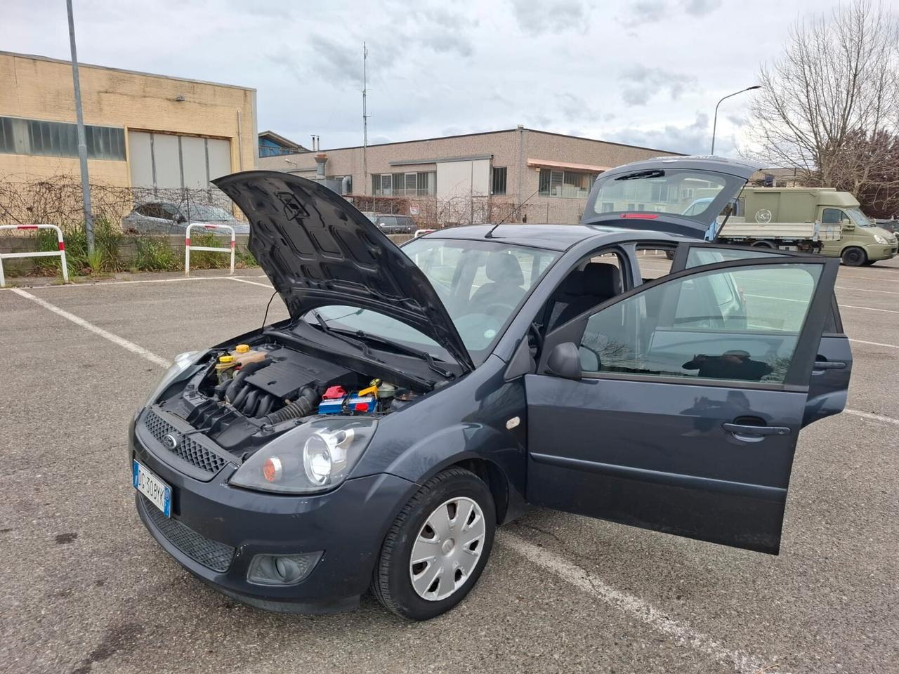 Ford Fiesta 1.2 5 porte SOLAMENTE 85.000 KM