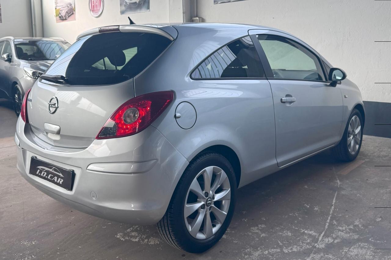 Opel Corsa 1.2 3 porte