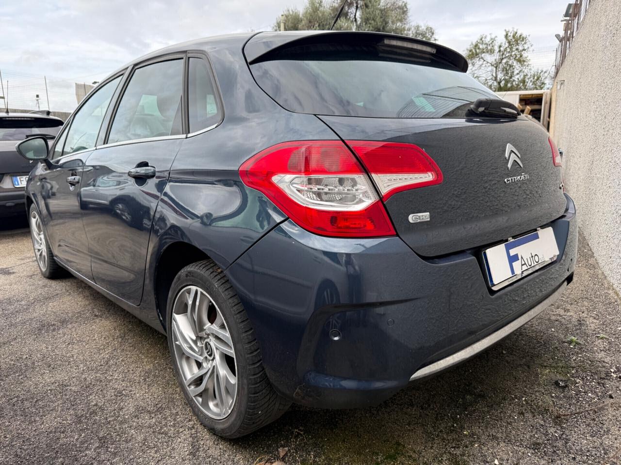 Citroen C4 1.6 e-HDi 110 airdream Exclusive,Climatronic,sensori di parcheggio,Pelle,ecc.