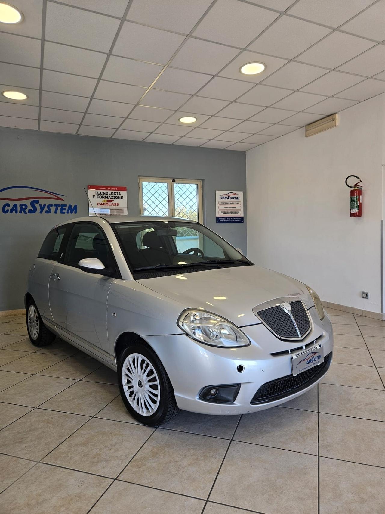 Lancia Ypsilon 1.2 Argento