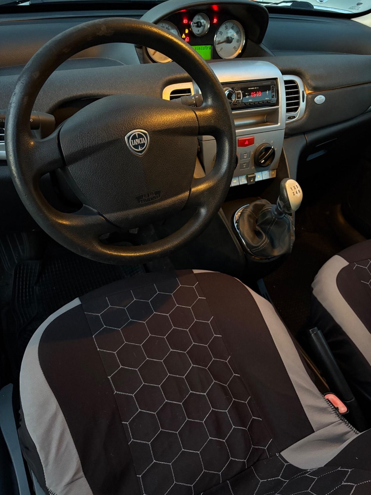 Lancia Ypsilon 1.2 Oro