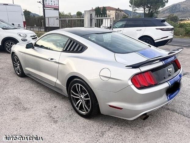 Ford mustang navi camera perfetta