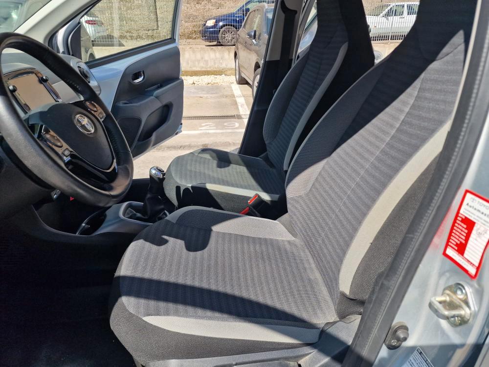 Toyota Aygo 5 Porte Aygo 5p 1.0 x-play 72cv km 21000