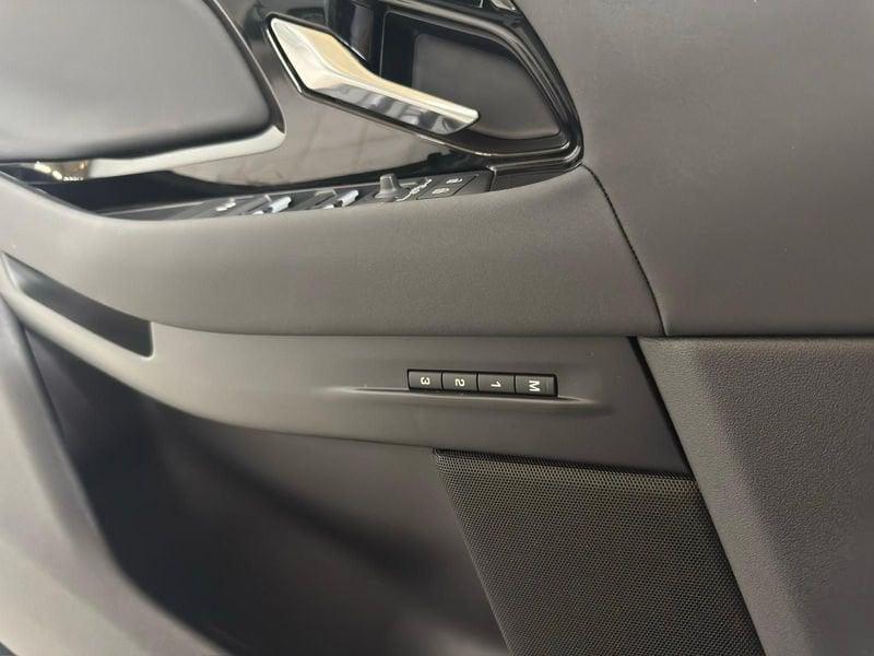 Land Rover Range Rover Evoque 2.0D I4 163 MHEV Dynamic SE AWD auto