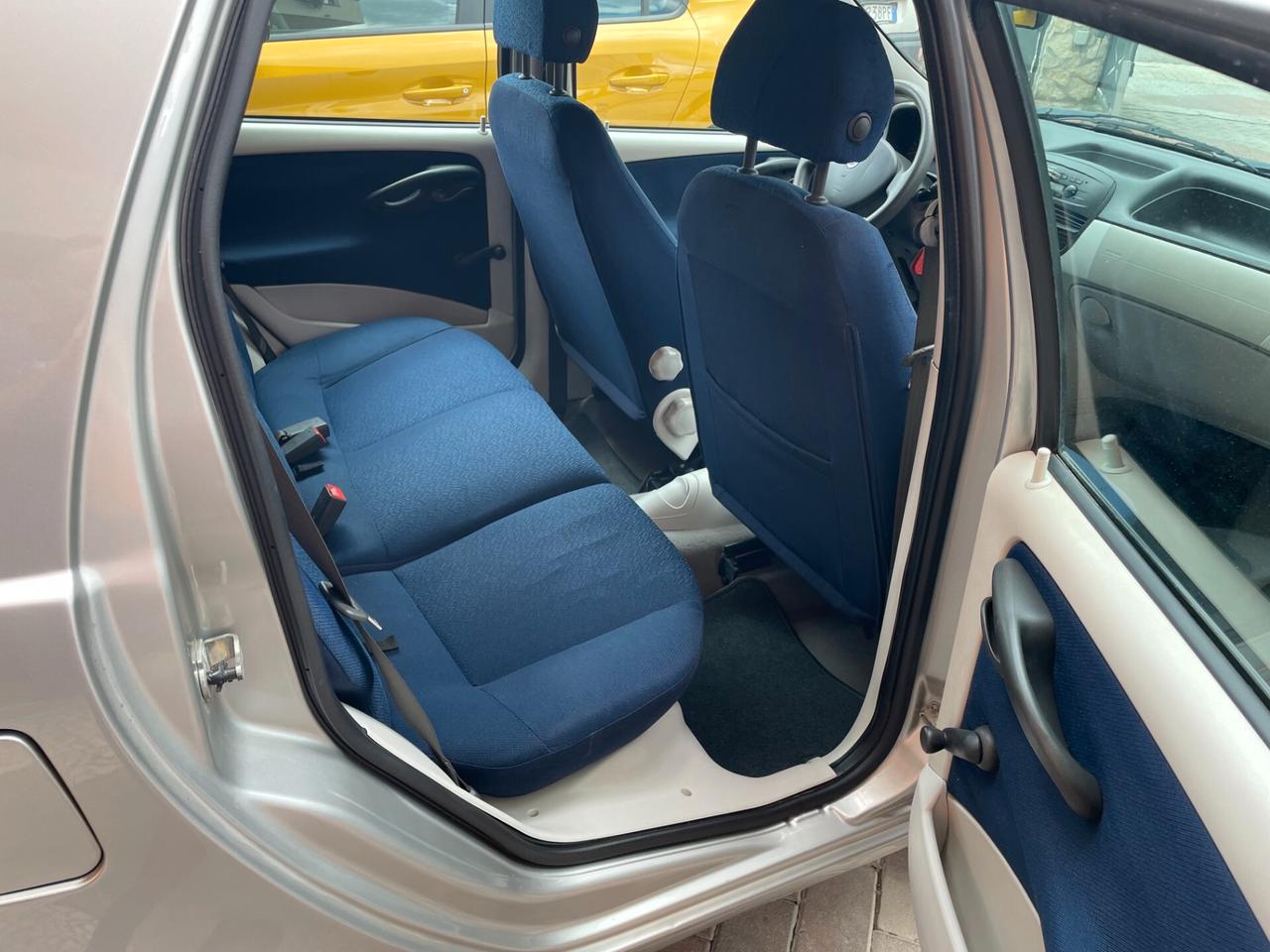 Fiat Punto 1.2i cat 5 porte ELX