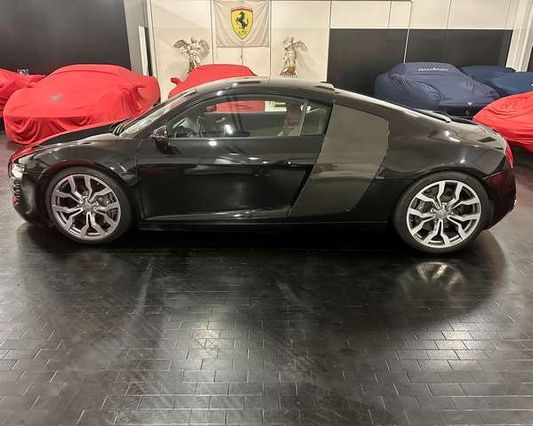 Audi R8 Coupe 4.2 V8 quattro r-tronic ceramic brakes